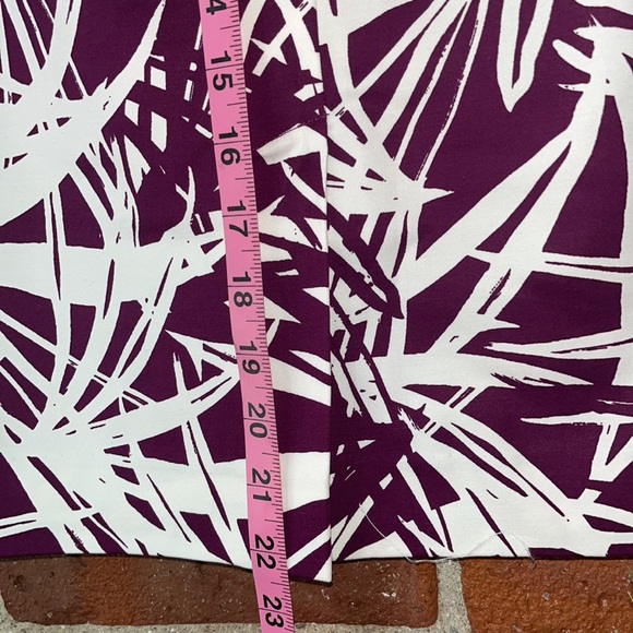 Loft Skirt Back Zip Midi Purple Design, Size 6 - Picture 5 of 8